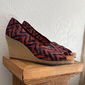 Skechers Women’s Navy and Rust Wedge Espadrilles Size 9 NWOT